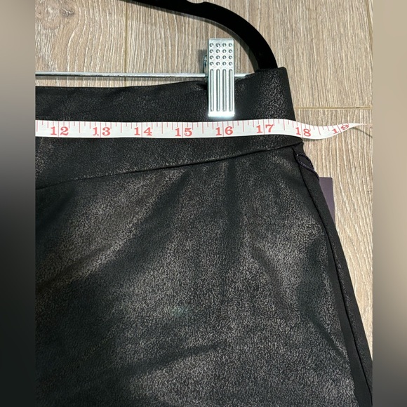 NWT NYDJ lift tuck technology coated basic leggings. Size 12 - Picture 10 of 10